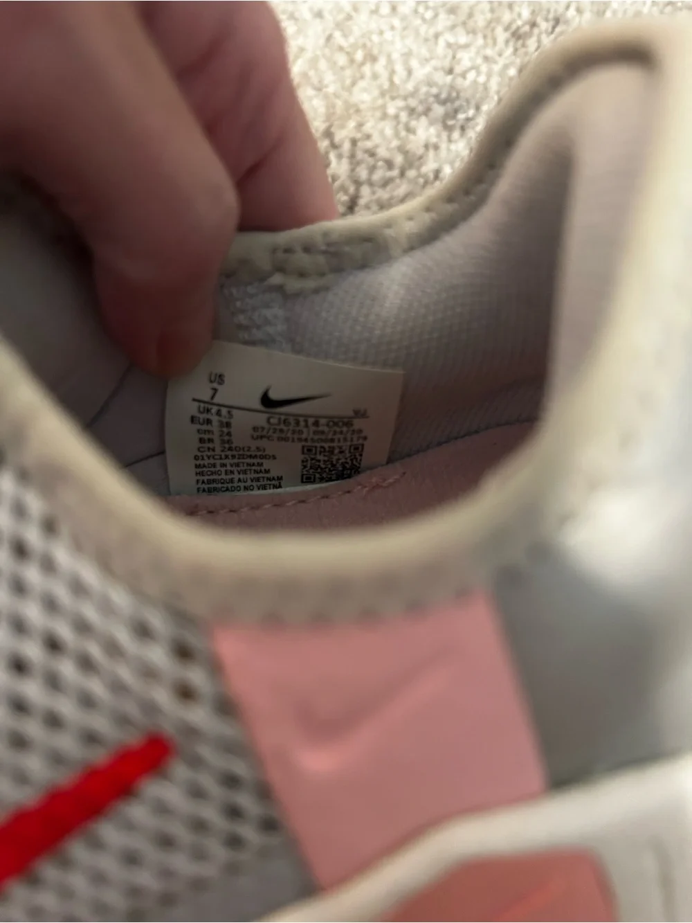 Nike sneakers like new worn once